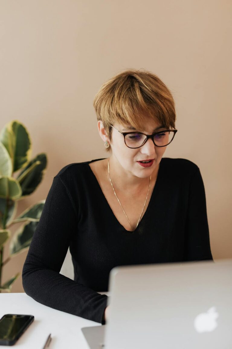8 Proven Ways Solopreneurs Can Make Money on Amazon